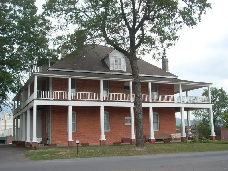 Wright Hotel, Chatsworth, Georgia