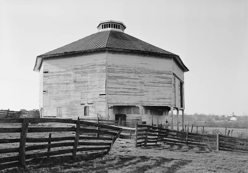 Harnsberger Octagonal Barn, Grottoes, Virginia