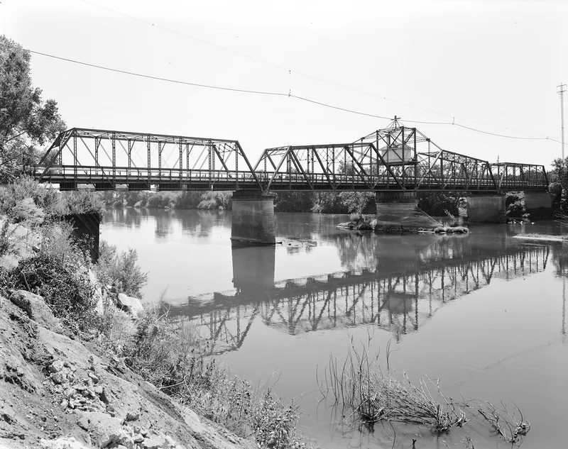 Gianella Bridge, Hamilton City, California