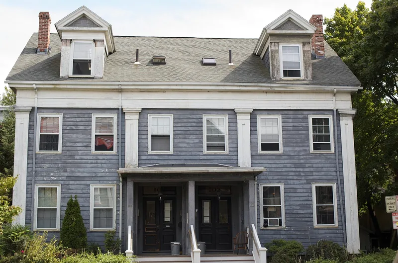 Building at 102-104 Inman Street, Cambridge, Massachusetts