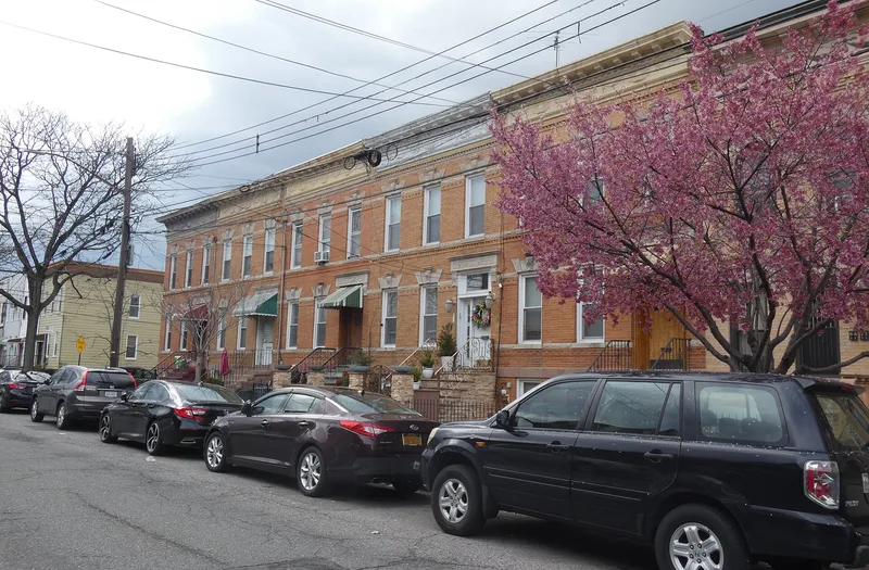 68th Avenue-64th Place Historic District, New York