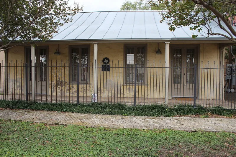 Thiele House and Thiele Cottage, San Antonio, Texas