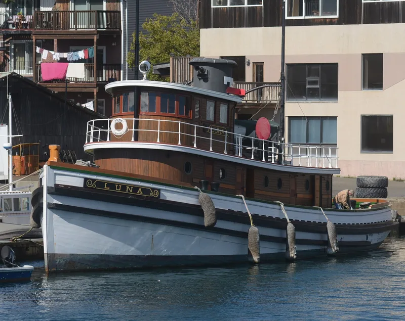 LUNA (tugboat), Boston, Massachusetts