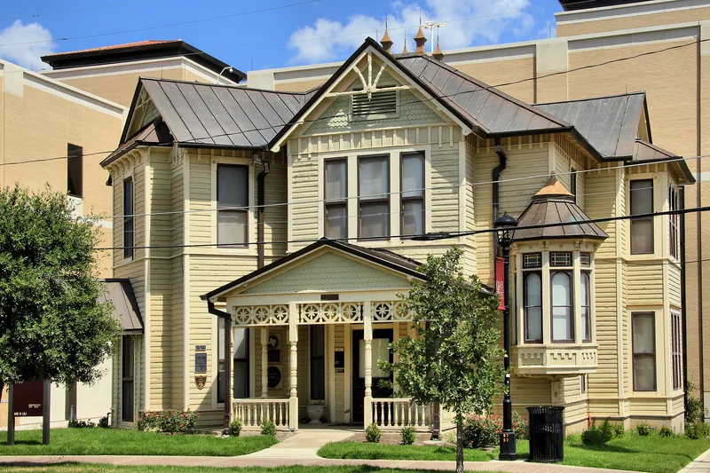 Hutchison House, San Marcos, Texas
