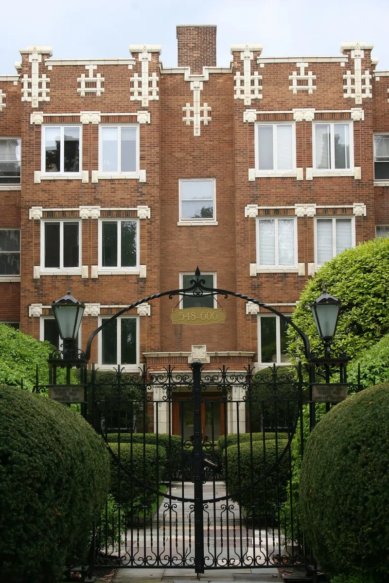 Building at 548-606 Michigan Avenue, Evanston, Illinois
