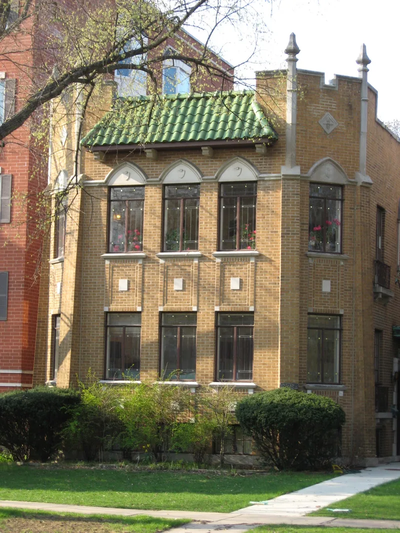 Building at 2523 Central Street, Evanston, Illinois