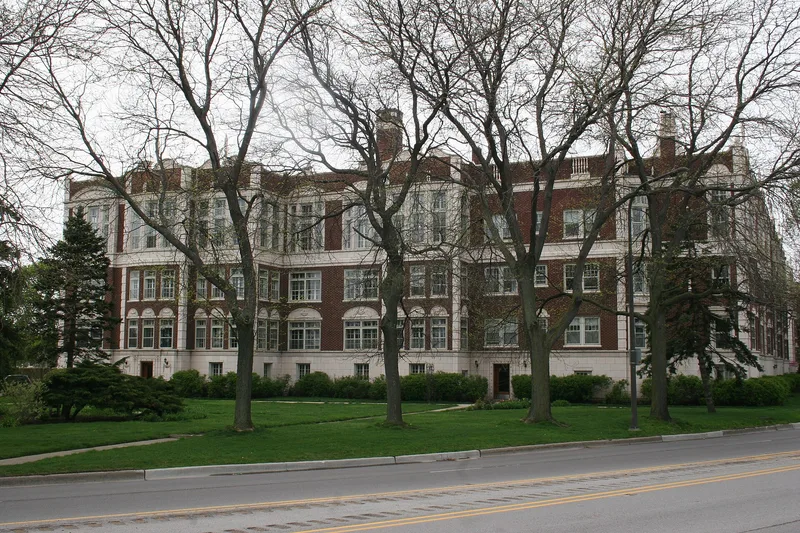 Lake Shore Apartments, Evanston, Illinois