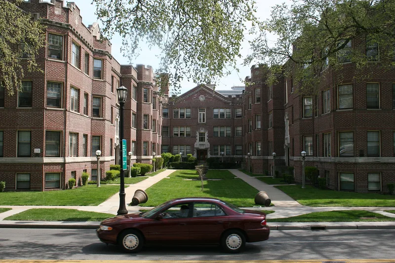 Oak Ridge Apartments, Evanston, Illinois