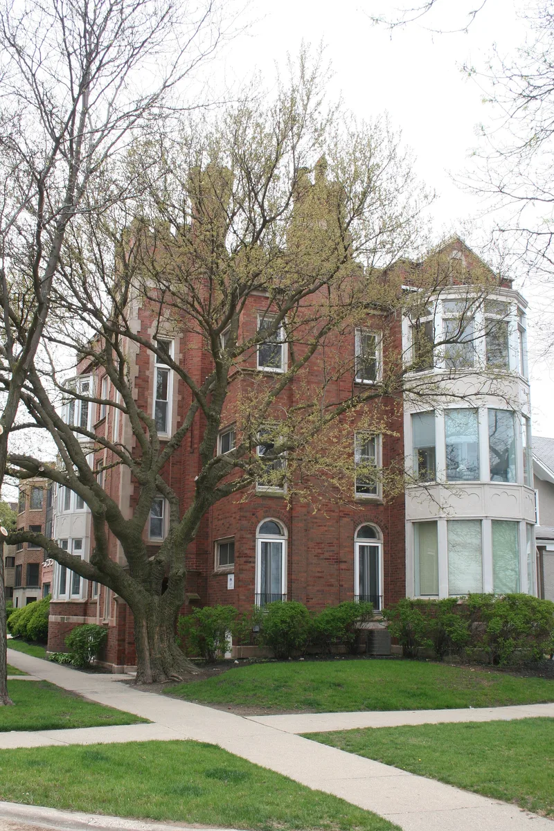 Tudor Manor, Evanston, Illinois