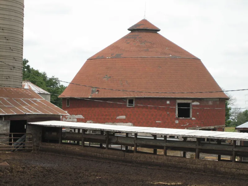 Harbach, Gerald, Round Barn, Eleroy, Illinois