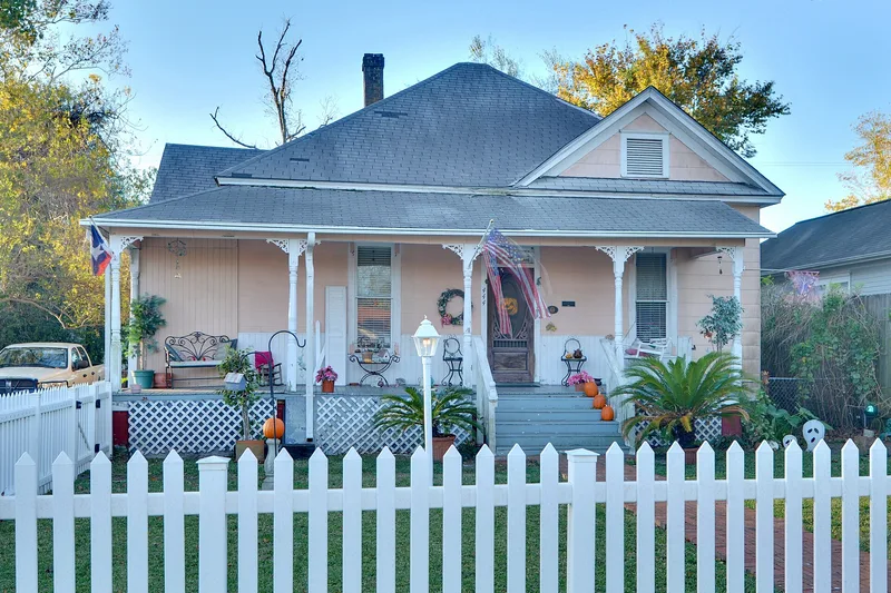 House at 444 West 24th Street, Houston, Texas