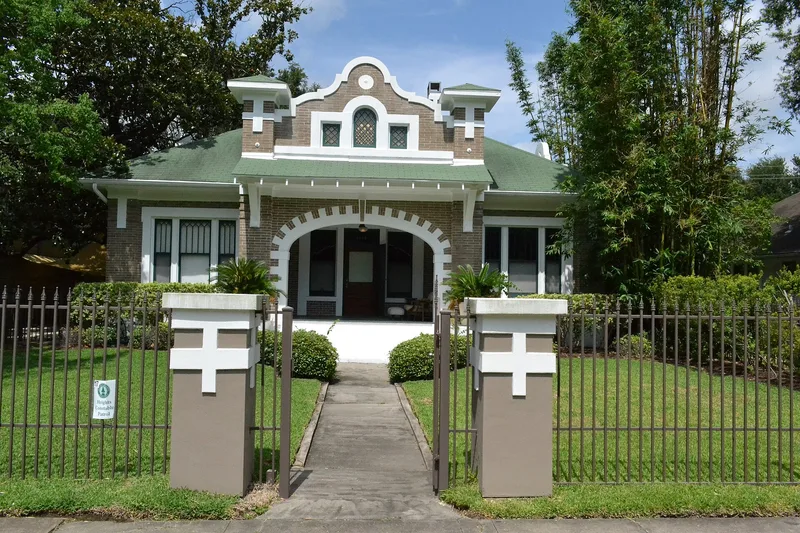 Schlesser-Burrows House, Houston, Texas