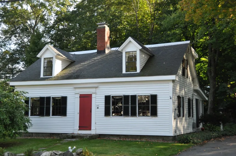 House at 483 Summer Avenue, Reading, Massachusetts