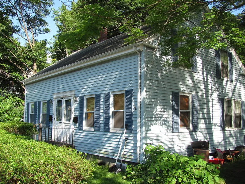 House at 79-81 Salem Street, Reading, Massachusetts