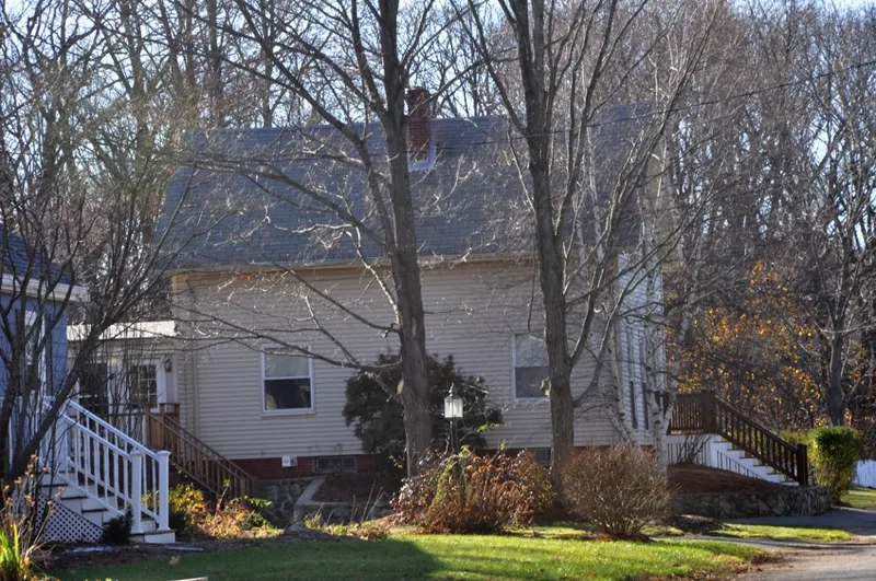 House at 26 Center Avenue, Reading, Massachusetts