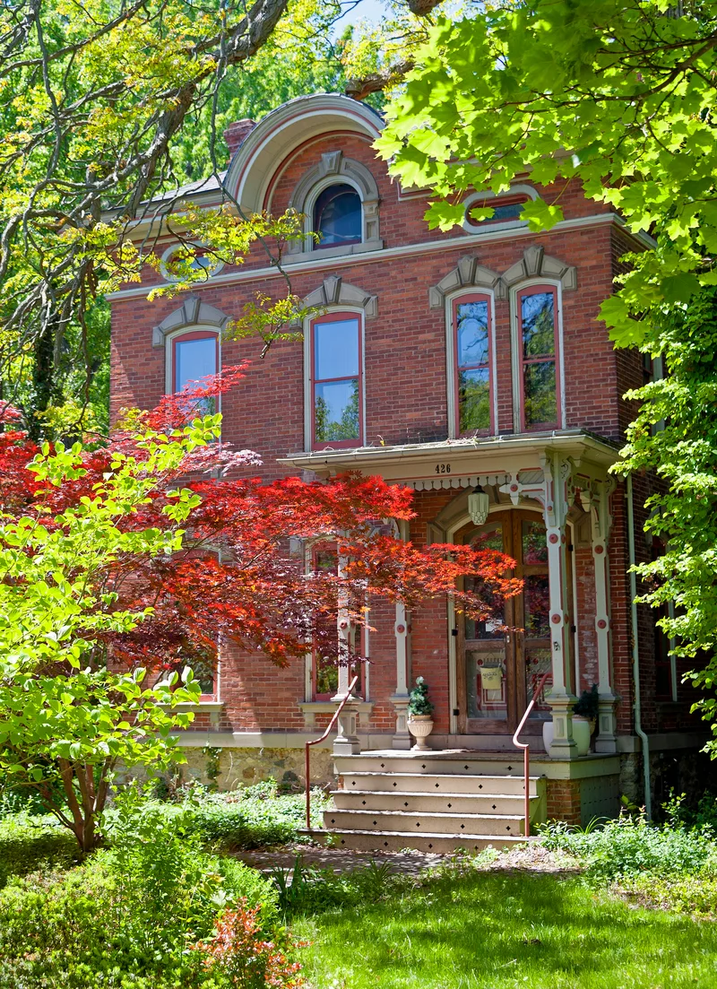 Building at 426 South Main Street, Canandaigua, New York