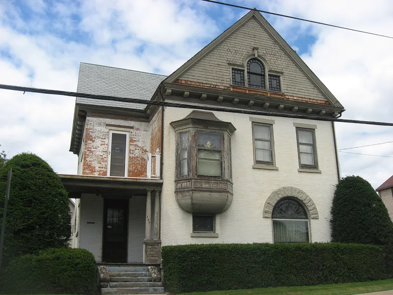 Koch, John E., Jr., House, Millersburg, Ohio