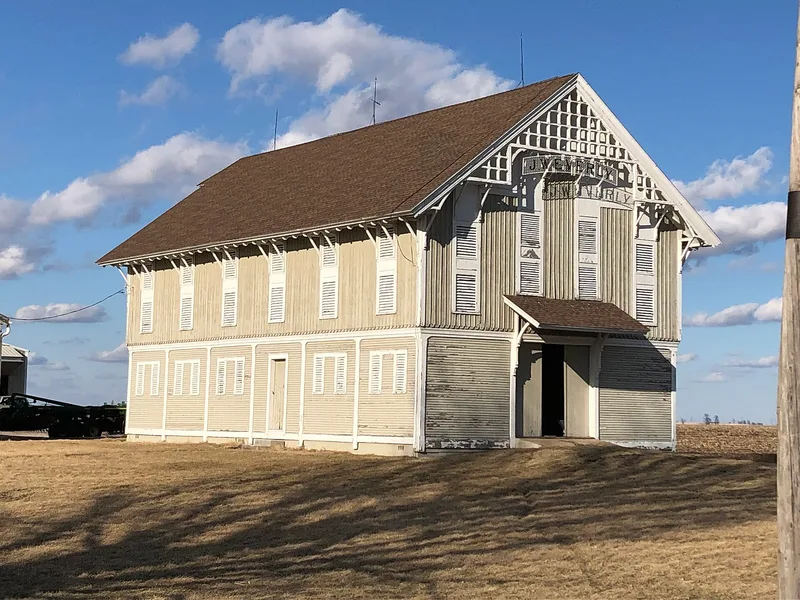 Welling-Everly Horse Barn, Adair, Illinois