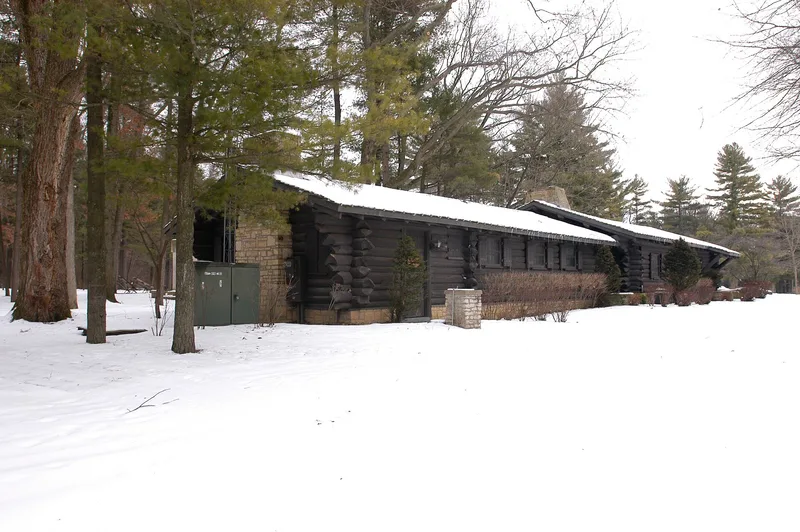 White Pines State Park Lodge and Cabins, Mount Morris, Illinois