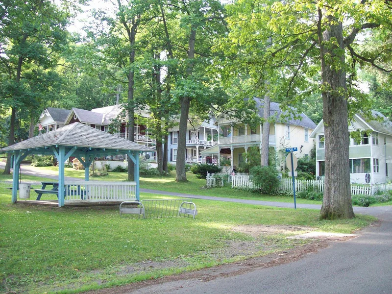 Silver Lake Institute Historic District, Silver Lake, New York