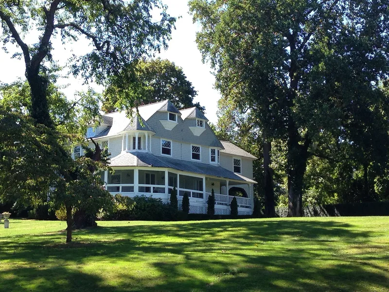 Bay Crest Historic District, New York