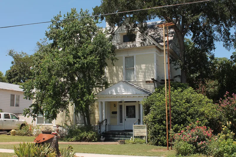 Makemson, W. K. and Kate, House, Georgetown, Texas