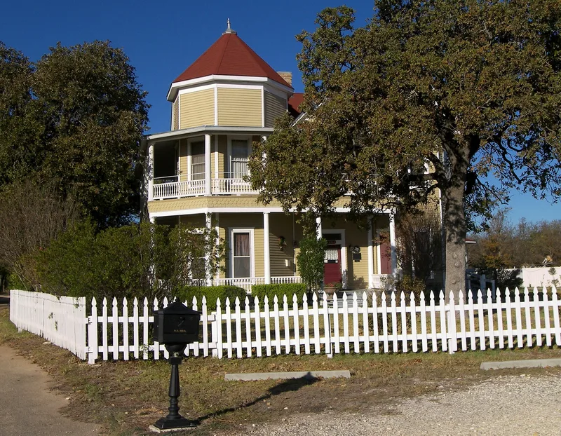 Paige-DeCrow-Weir House, Georgetown, Texas