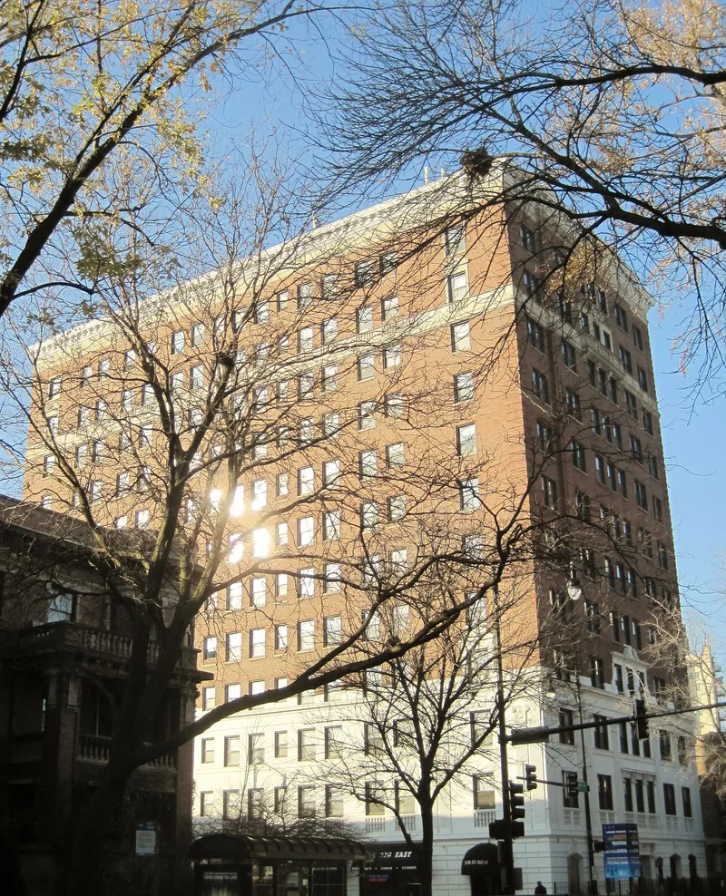 Mayfair Apartments, Chicago, Illinois