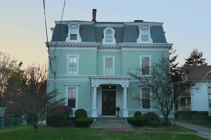 House at 115-117 Jewett Street, Newton, Massachusetts