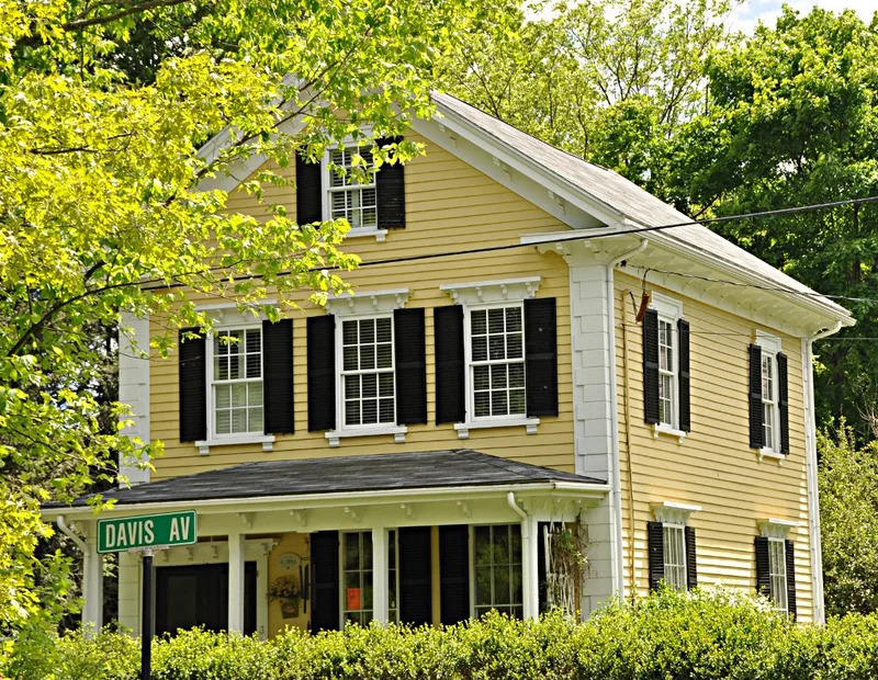 House at 3 Davis Avenue, Newton, Massachusetts