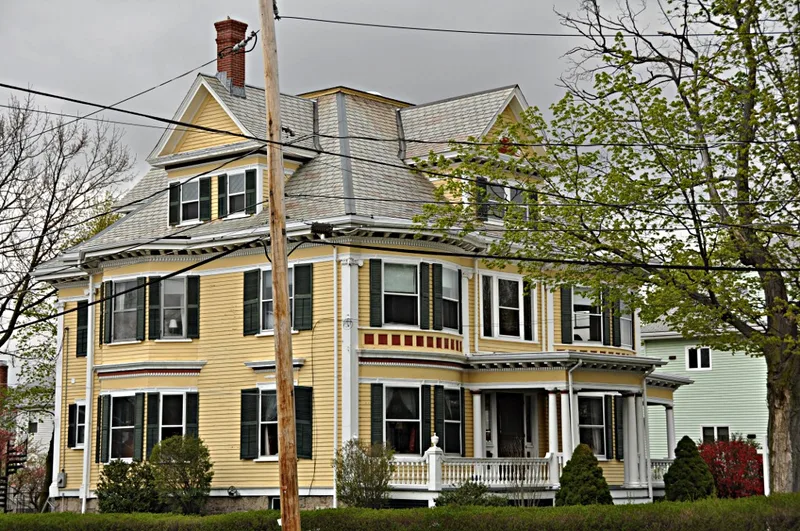 House at 511 Watertown Street, Newton, Massachusetts