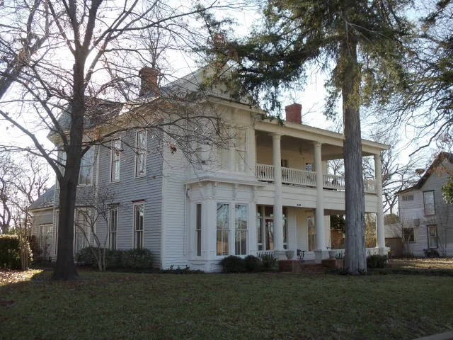 House at 418 North College, Waxahachie, Texas