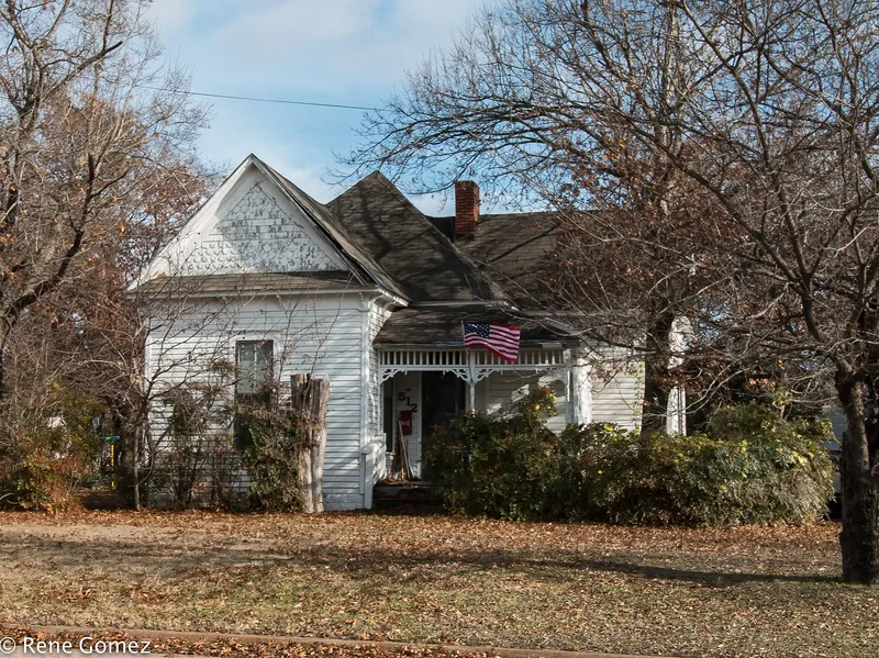House at 512 North Grand, Waxahachie, Texas