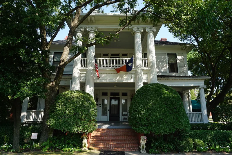 Raphael House, Ennis, Texas