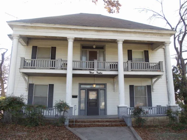 Thompson, D. H., House, Waxahachie, Texas