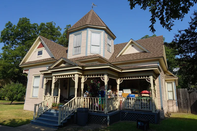 Jolesch House, Ennis, Texas