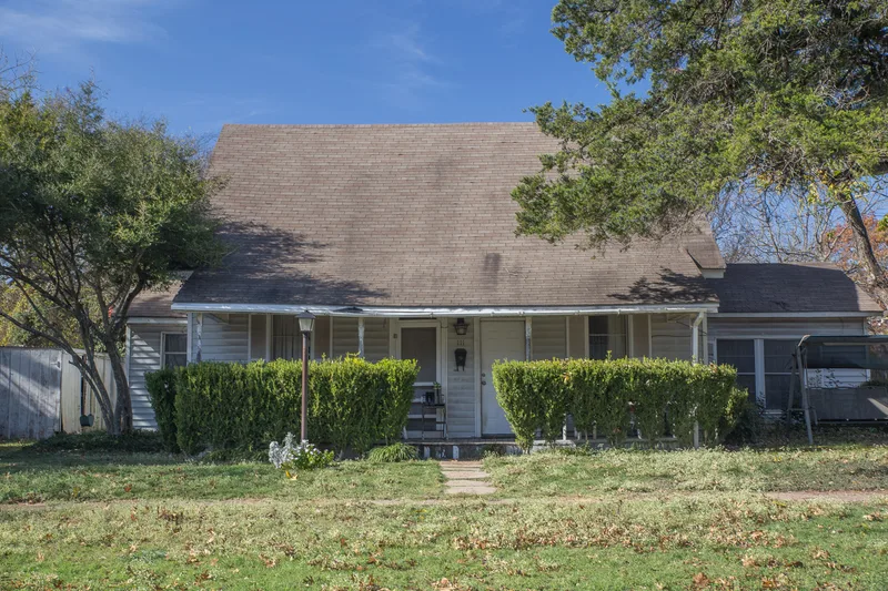 House at 111 Williams, Waxahachie, Texas