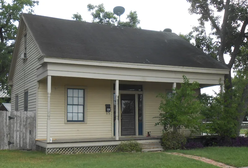 House at 401 East Stayton, Victoria, Texas
