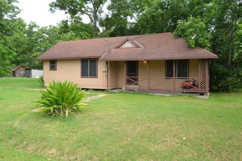 House at 702 Siegfried, Victoria, Texas