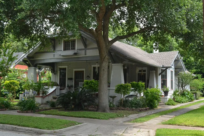 House at 304 West Stayton, Victoria, Texas