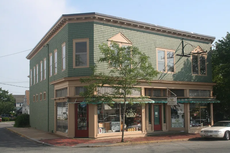 Building at 237-239 Main Street, Barnstable, Massachusetts