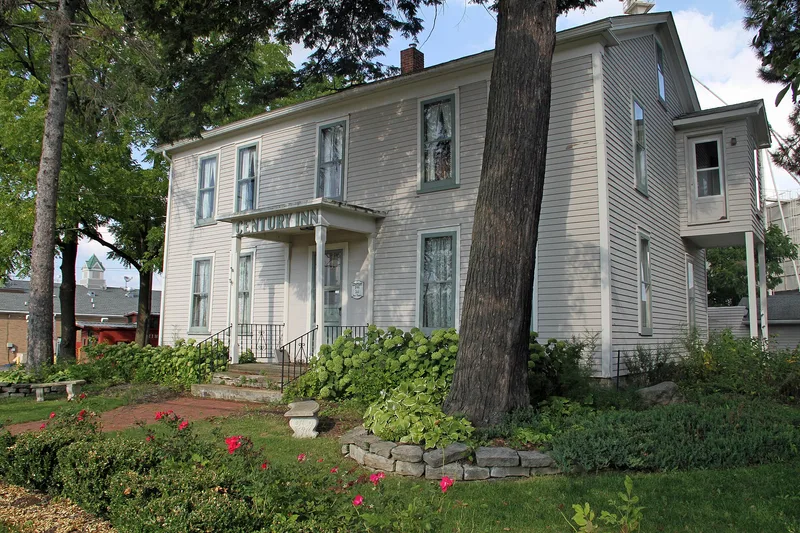 Batavia House, Middlefield, Ohio