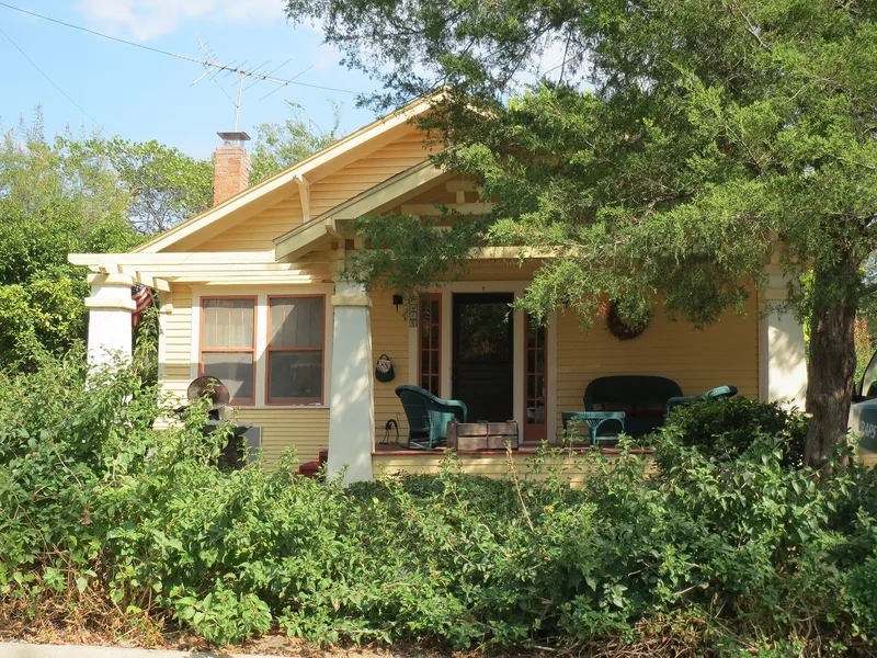 Houses at 406 and 408 Heard, McKinney, Texas