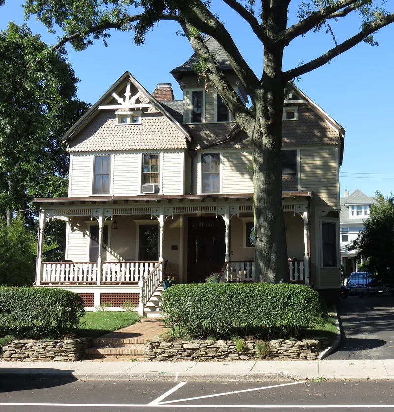 House at 240 Sea Cliff Avenue, Sea Cliff, New York
