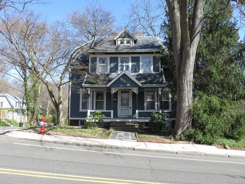 House at 195 Prospect Avenue, Sea Cliff, New York