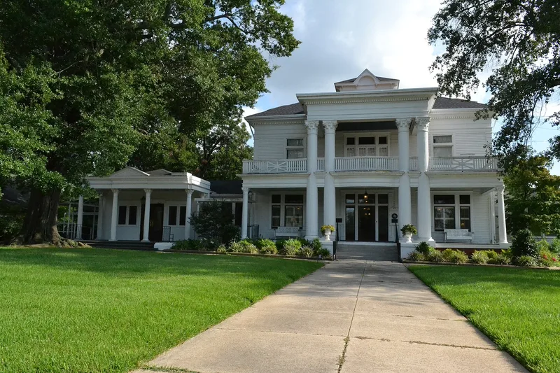 Johnson-McCuistion House, Paris, Texas