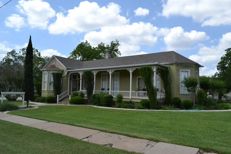 Billow-Thompson House, Cuero, Texas