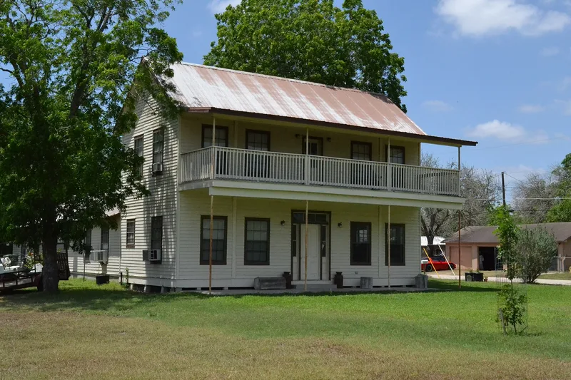 House at 1002 Stockdale, Cuero, Texas