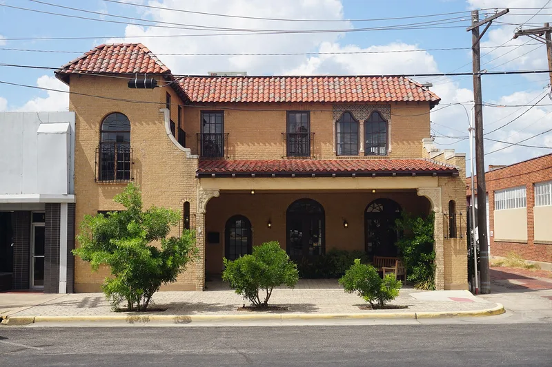 Aztec Cleaners and Laundry Building, San Angelo, Texas