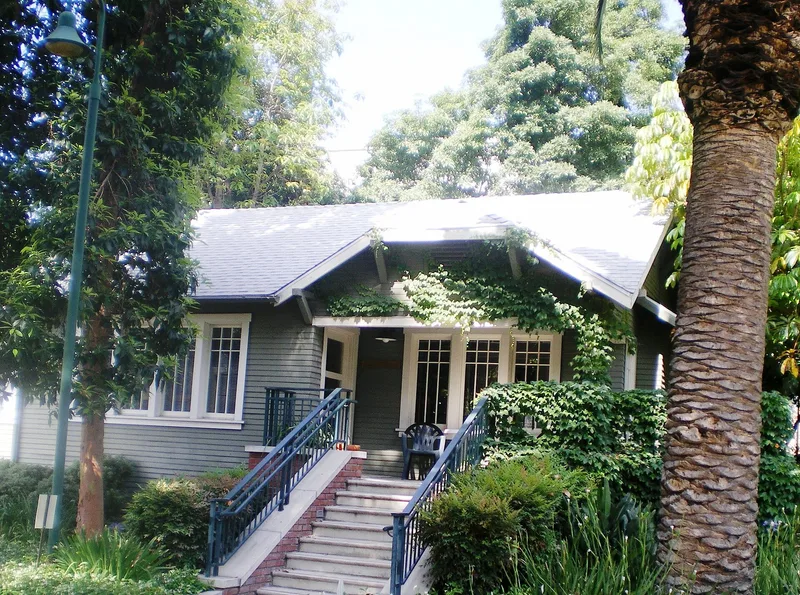 Highland-Camrose Bungalow Village, Los Angeles, California